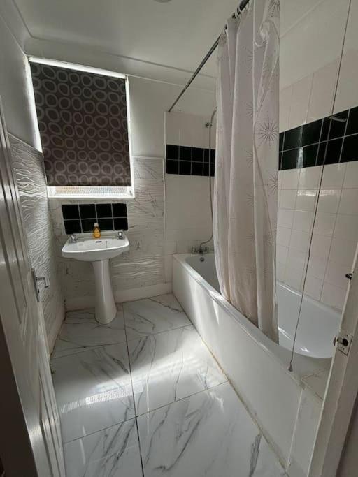 East London 2 Bedroom Flat Exterior foto