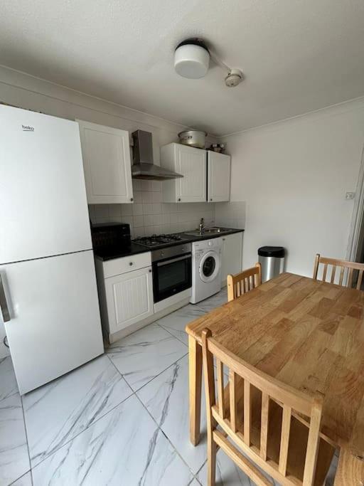 East London 2 Bedroom Flat Exterior foto