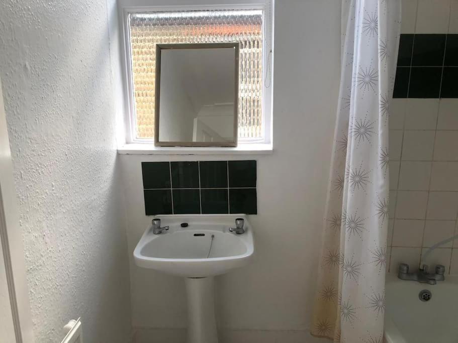 East London 2 Bedroom Flat Exterior foto