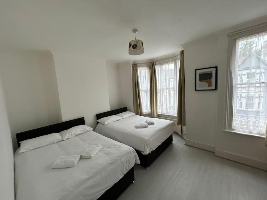 East London 2 Bedroom Flat Exterior foto